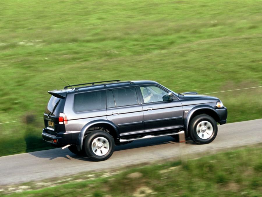  Mitsubishi Pajero Sport 2005 года  (фото 2 из 18)